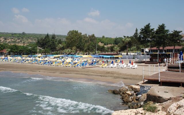 Queenaba Hotel & Beach