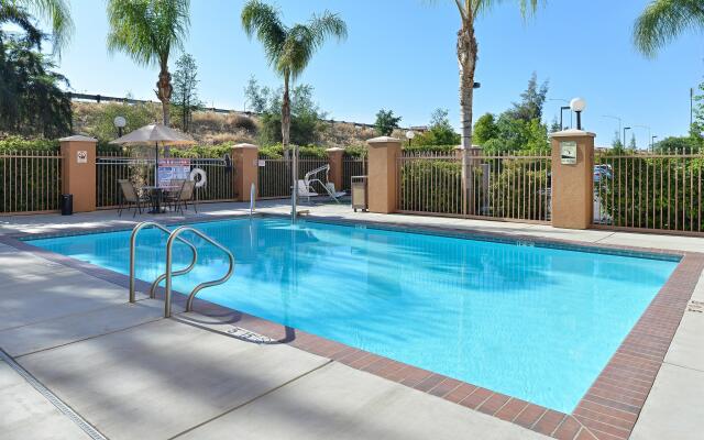 Holiday Inn Express Hotel & Suites River Park by IHG