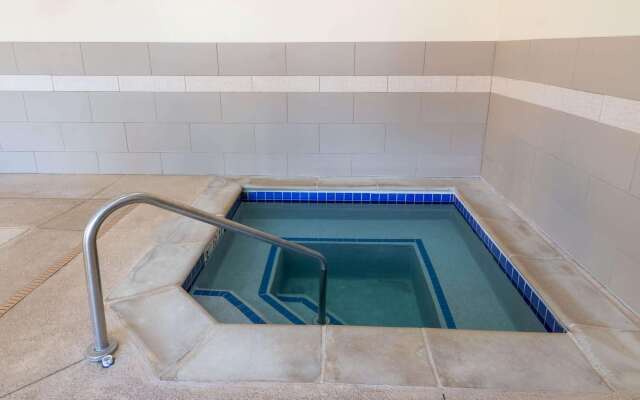 La Quinta Inn & Suites by Wyndham Artesia