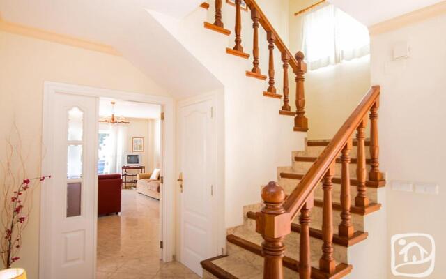 Abahana Villas La Marina