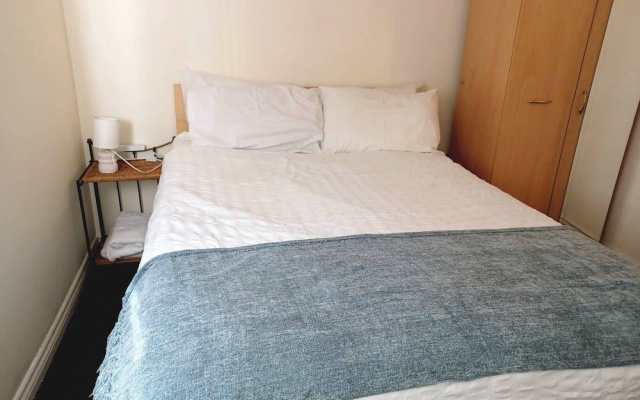 Serene Centra Smethwick Apartment Retreat