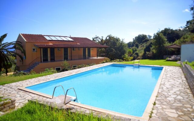 Alexandros Apartments