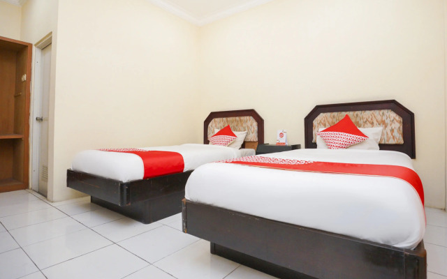 OYO 2003 Female Guest House