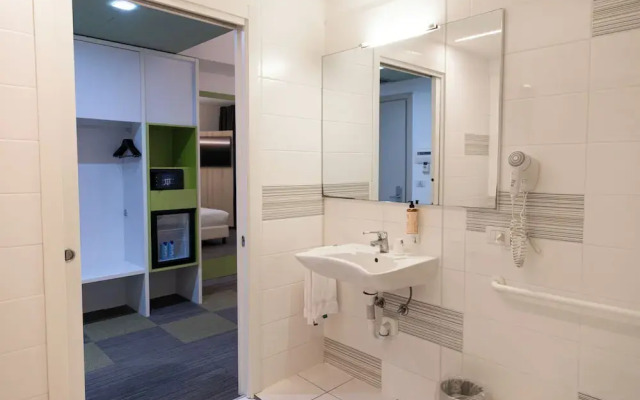 Ibis Styles Milano Agrate Brianza (17Km From Milan)