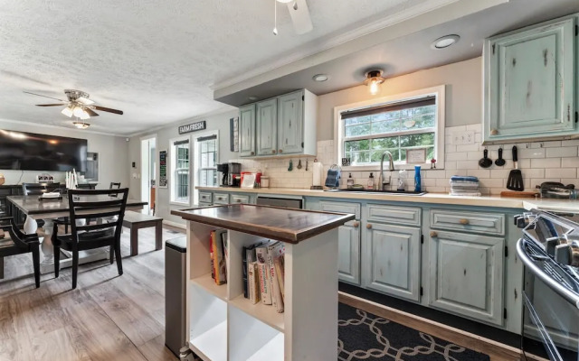 Lovin Lake Livin A Must-see!