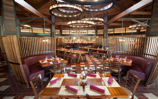 Harborside Resort & Vacation Rentals at Atlantis