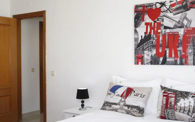 Wondrous Terrace Apartment in Cascais