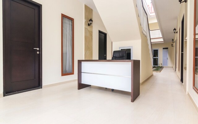 OYO Life 2735 Graha Nirwana