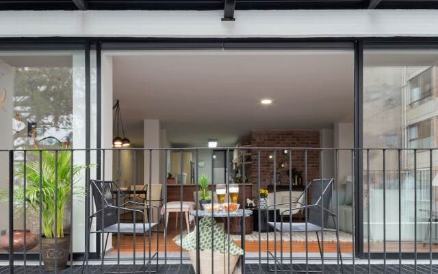 THE LOCAL WAY, CONDESA. Laredo 18