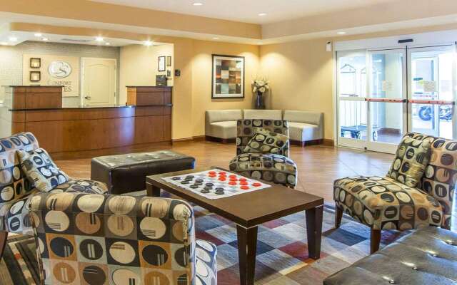 Comfort Suites East