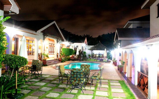Mahogany Lodge, Cantonments
