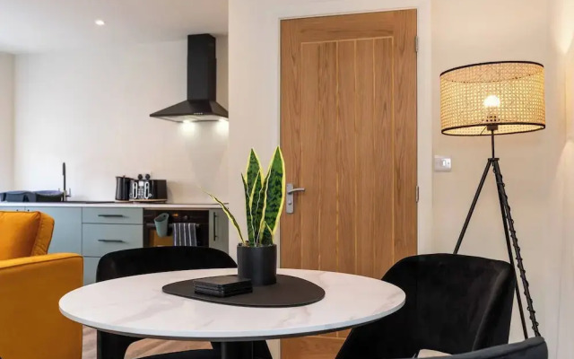 Aurum 6 - Chic 1BR Stay by DMU & City Centre
