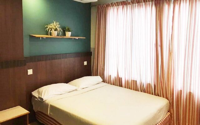 OYO 111 Hotel China Town Inn