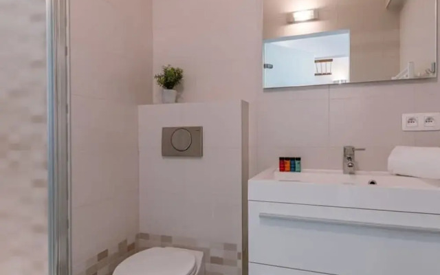 Lovely Sunny Flat Just Near the Beach and the sea