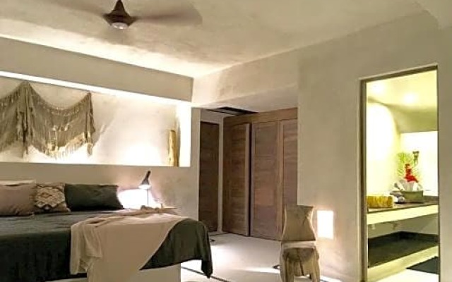 Boca de Iguanas Beach Hotel