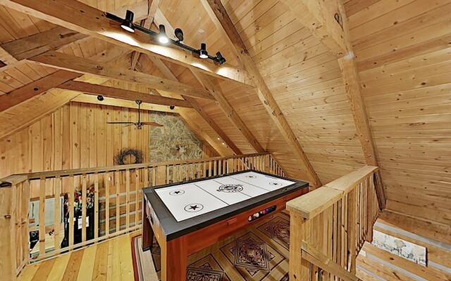 Lakpowpa 6 Bedroom Cabin