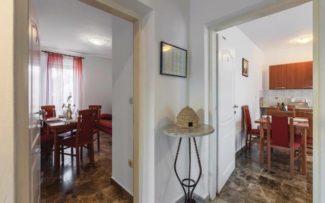 Stunning Home in Pula With Wifi and 5 Bedrooms