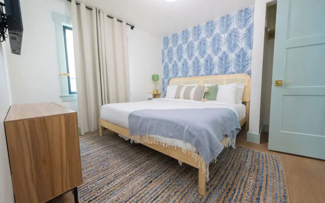 Boardwalk Hotel: Bikes, Boards & Beach Gear Included