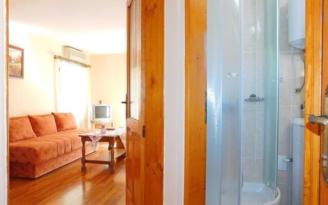 Studios Klementina Nikvalentin