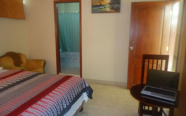 Hostal Perla Real Inn