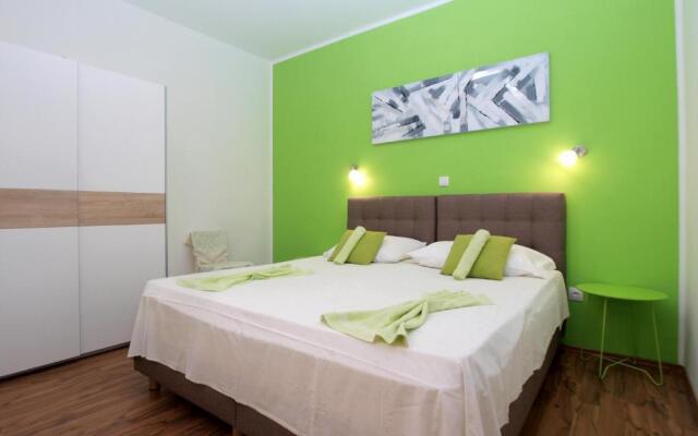 Apartments Biskupije 810