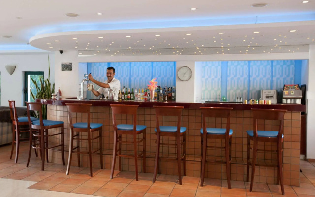 Elmi Suites Beach Hotel - All Inclusive