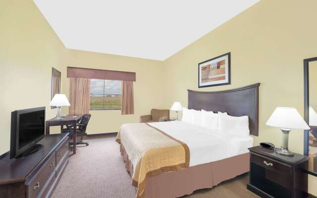 Baymont By Wyndham Snyder