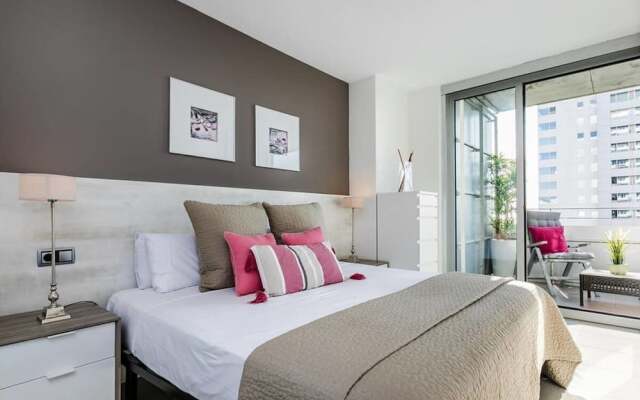 Stylish 2bed/2bath With Swimming Pool