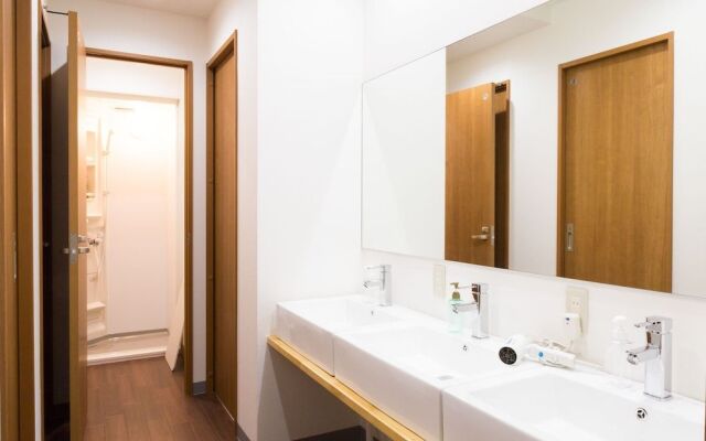 GUESTHOUSE HAKOZAKI GARDEN - Hostel