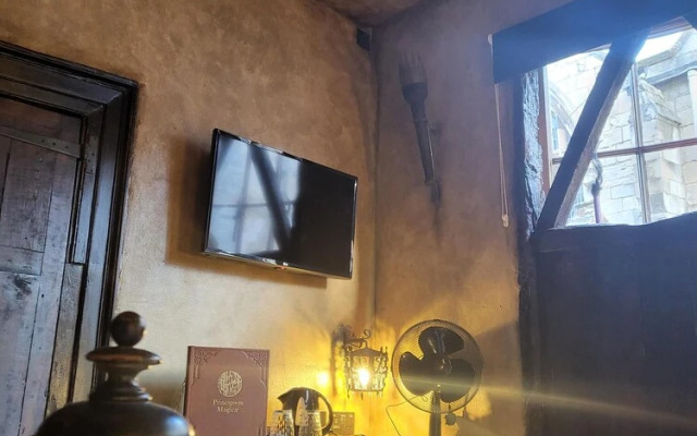 Hocus Pocus Tiny Hotel