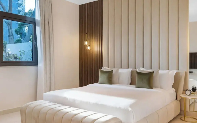 Durrani Homes - The Luxe Retreat 4BR Podium villa with private Jacuzzi and Burj Khalifa View