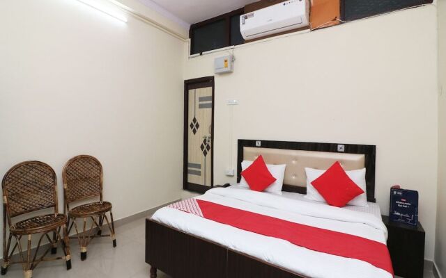 OYO 24823 Amrit Guest House