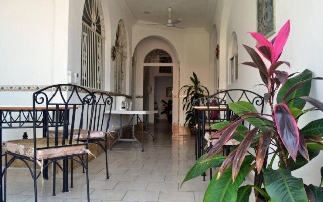 Alexandross Hostel BnB