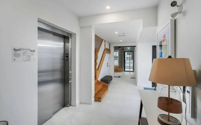 Sonder by Marriott Bonvoy Gare Saint Denis Apartments Downtown