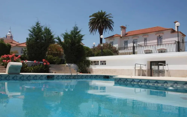 Sprawling Villa Near Alenquer