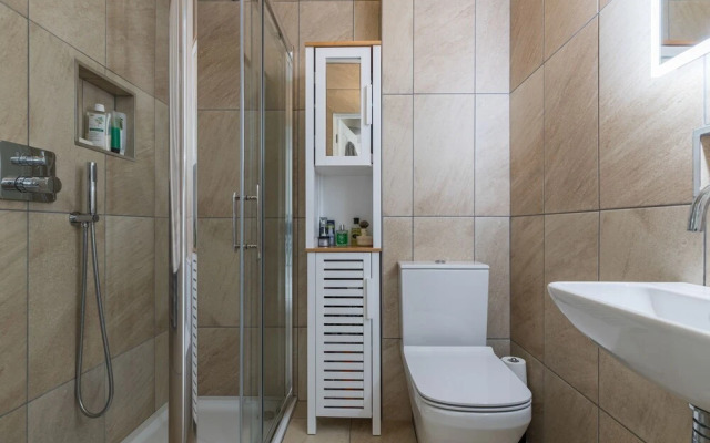 JOIVY Pimlico Flat with Terrace for 3