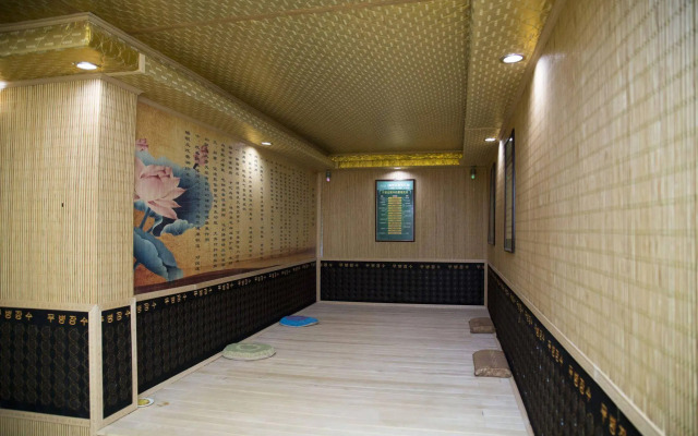 Jiangmen Gladden Hotel