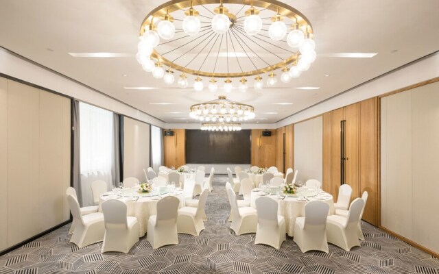 QI Hotel