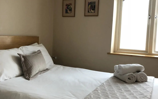 Eyre Square Townhouse