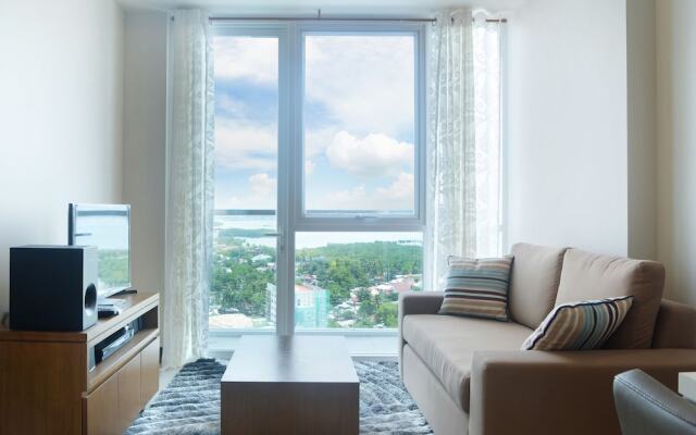 CSuites at 8 Newtown Residences