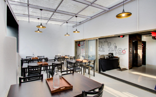 OYO Flagship 18914 Hotel Rajdhani