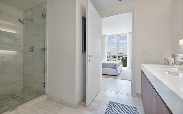 914 Tiffany House 1 Bedroom Condo by RedAwning