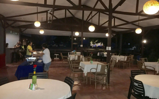 La Playa Estrella Beach Resort