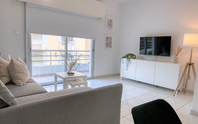 Phaedrus Living Town Flat Stephania 302