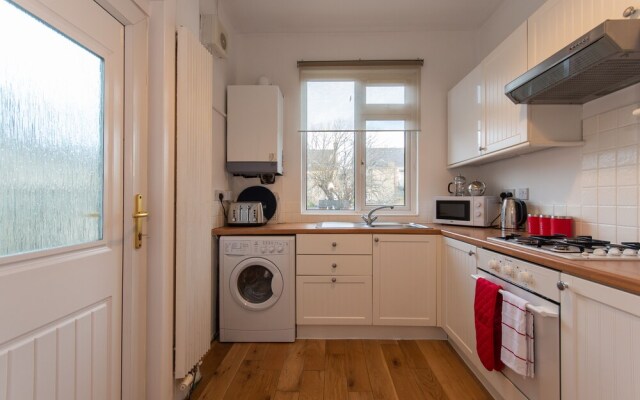 Glebe Street Apartment
