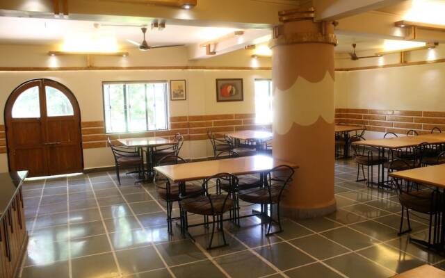 V Resorts Anandvan Wai