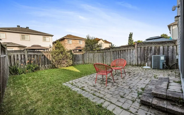 Spacious Whitby Haven 3BR Home Parking