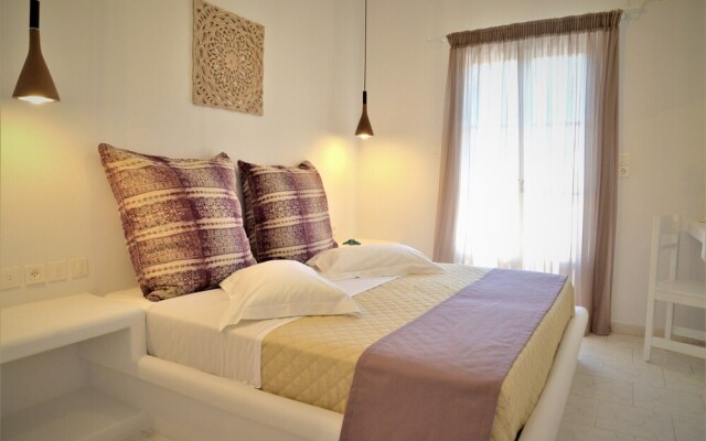 Moraitis Studios Dioni Lux Inn