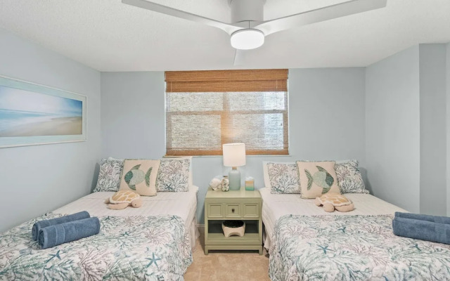 Vast Oceanfront Views Pool Patio Tennis