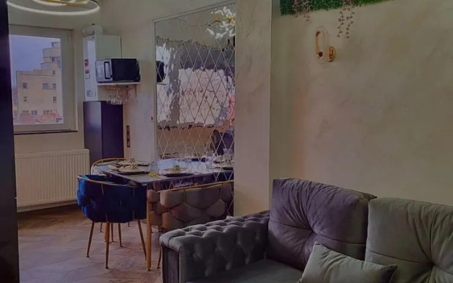 The Royalty Apartment old Town Center